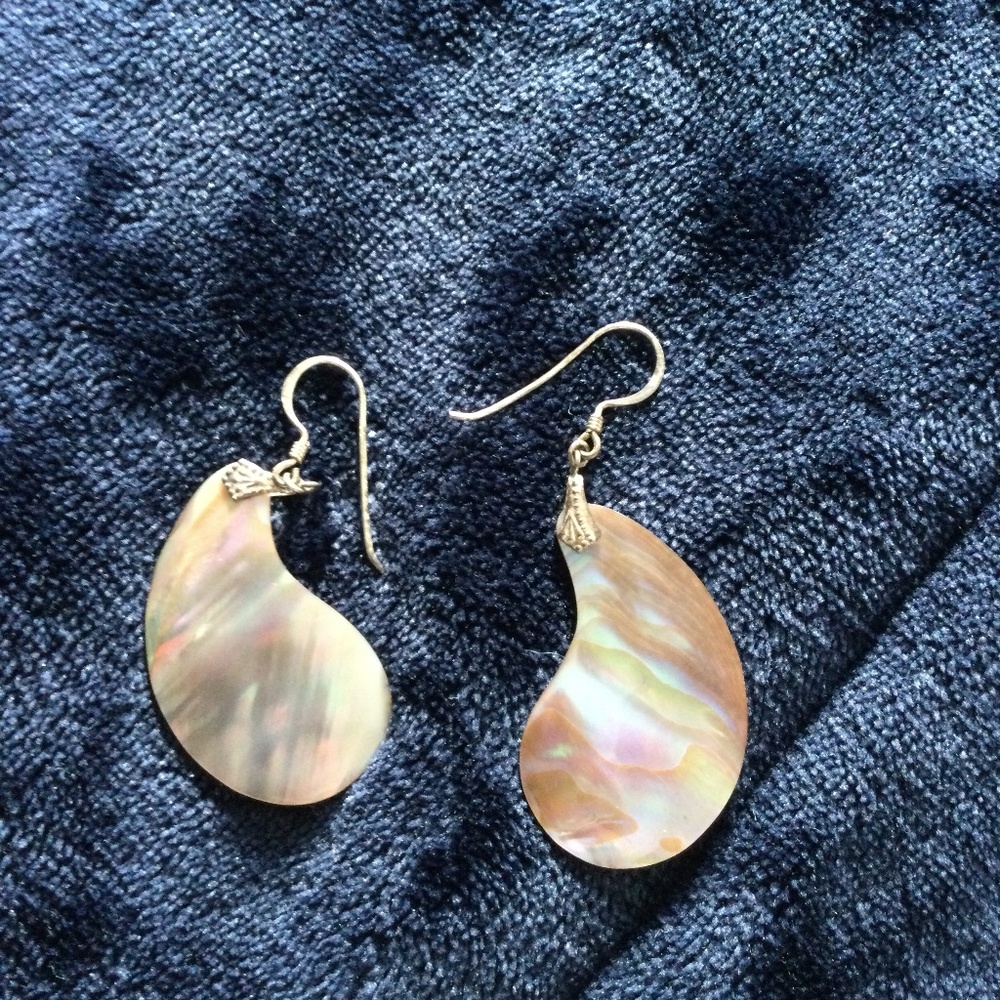 Black lip shell earrings